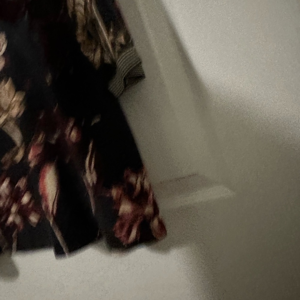 Chicos 🎃lightweight top. - Picture 4 of 4